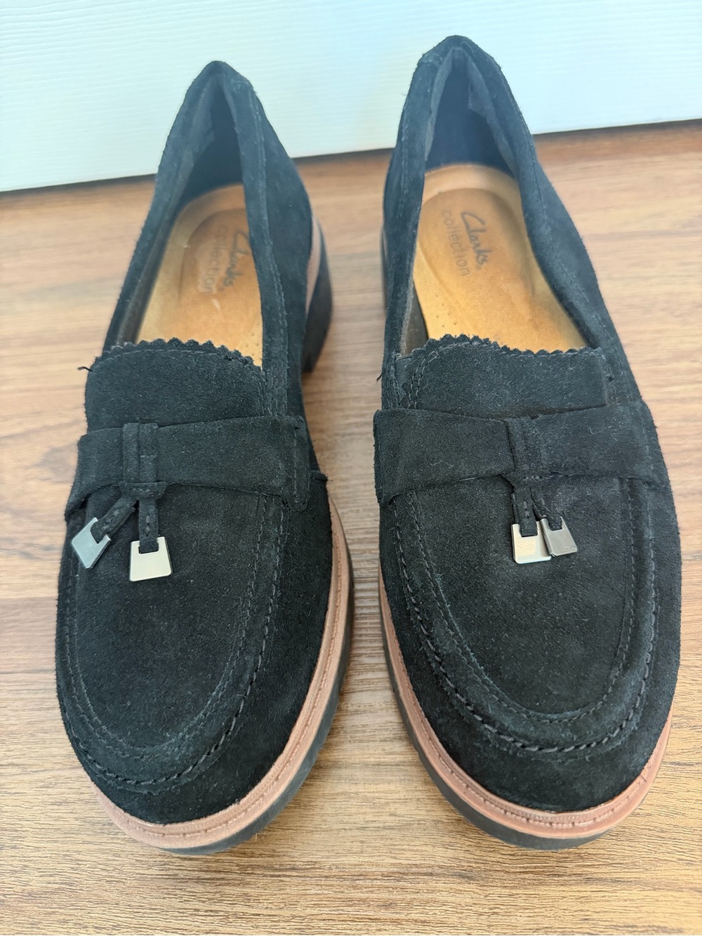 Women’s Clarks Black Suede Tassel Westlynn Bella Loafer Size 9 - Picture 3 of 7